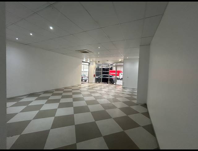 112M² RETAIL TO LET IN CLAREMONT